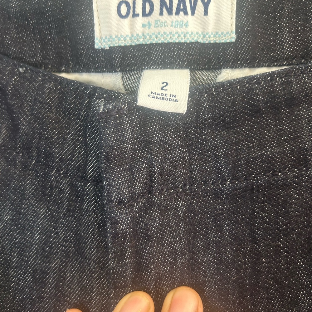 Old Navy Dark Denim Jean Shorts - Picture 5 of 8
